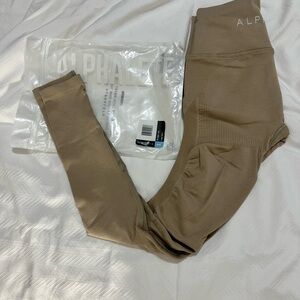 Alphalete aero leggings - taupe